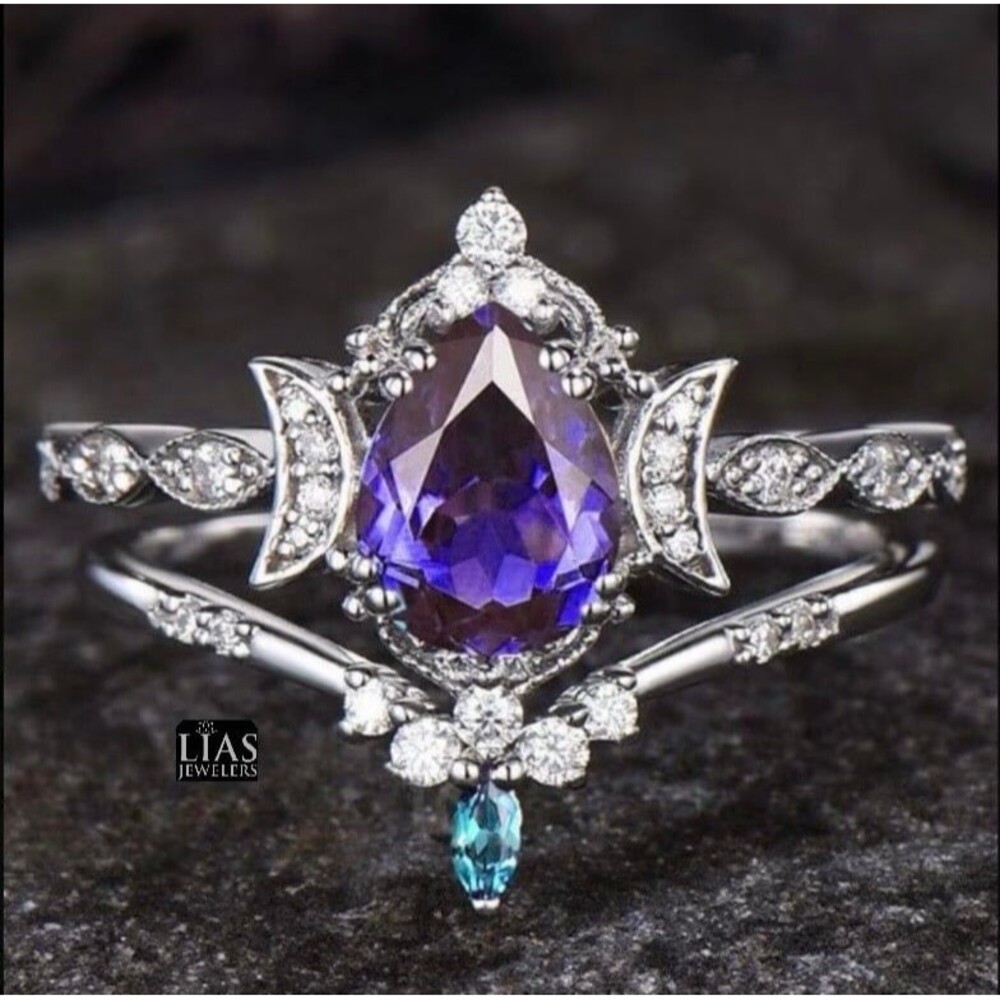 New 18k white gold wedding ring set